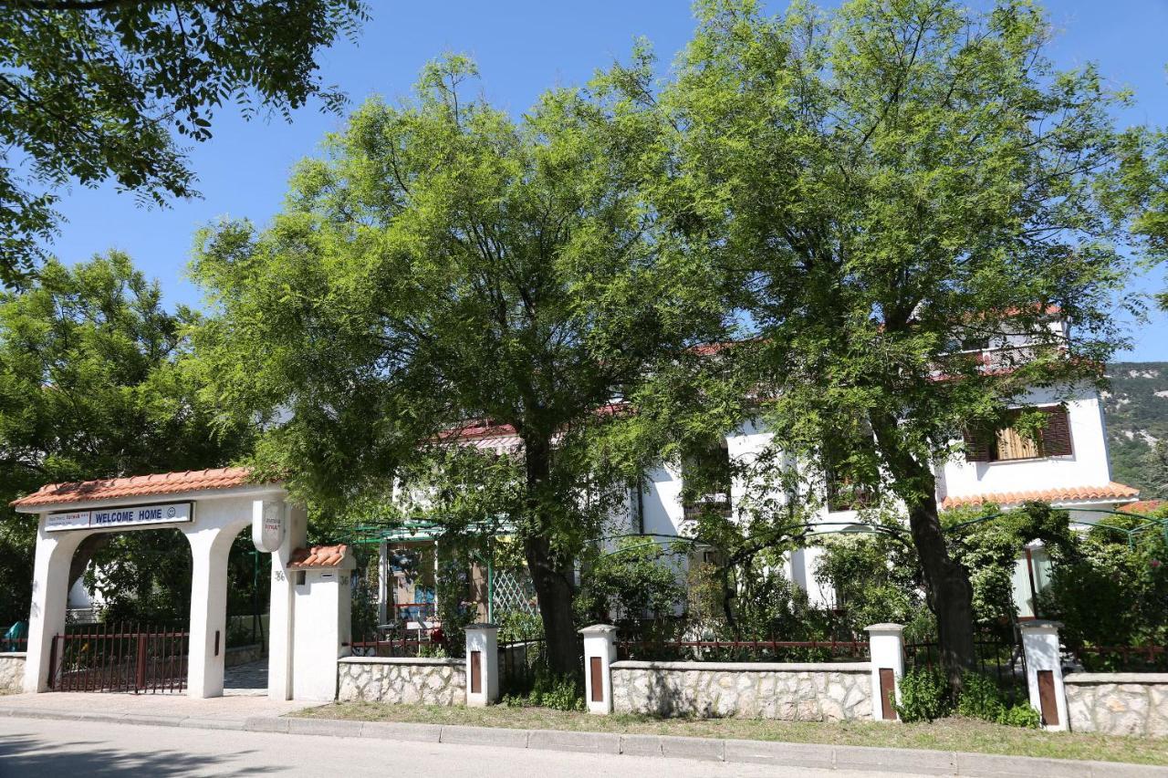 Apartments Fam Tomasic Baška Esterno foto