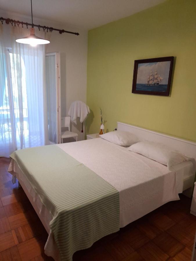 Apartments Fam Tomasic Baška Esterno foto