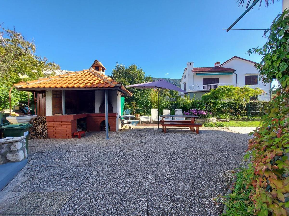 Apartments Fam Tomasic Baška Esterno foto
