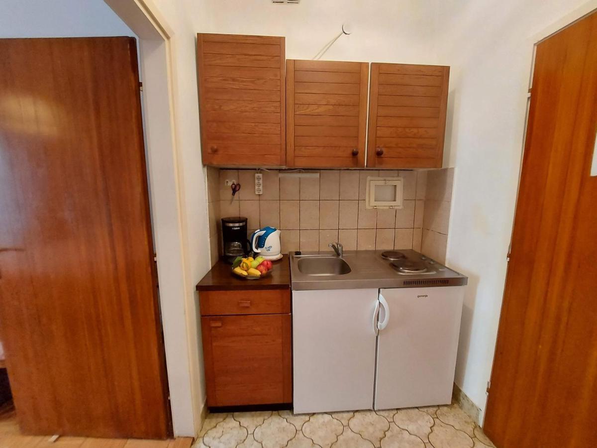 Apartments Fam Tomasic Baška Esterno foto