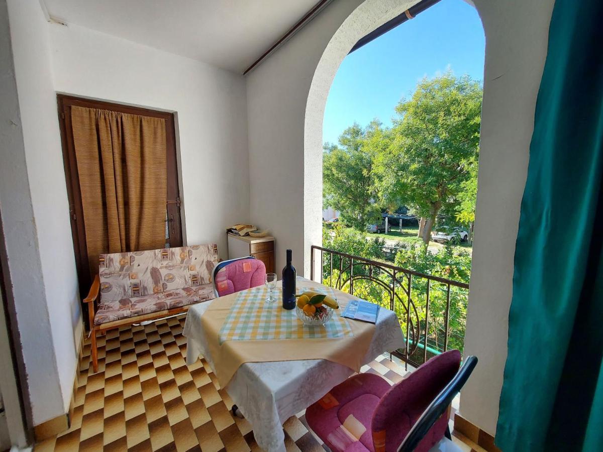 Apartments Fam Tomasic Baška Esterno foto