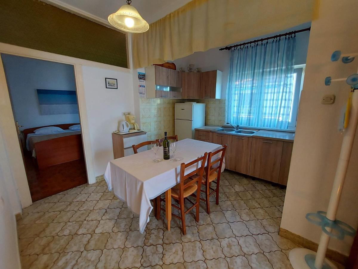 Apartments Fam Tomasic Baška Esterno foto