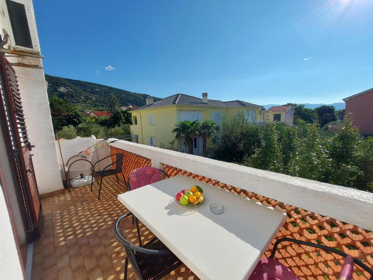 Apartments Fam Tomasic Baška Esterno foto